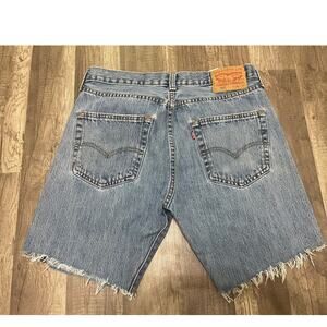 Levi’s 501 Button-Fly Cutoff Jorts – Size W31 / L30